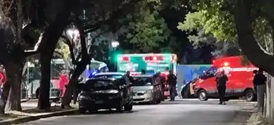 Llevó un arma a la plaza, se le escapó un disparo y un chico de 16 años murió en el acto