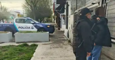 A la salida de la escuela, la interceptó en la calle: el detalle que lo delató a metros de Maipú