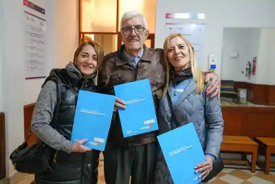 Firmaron las resoluciones de sus casas tras años de espera: quiénes se benefician