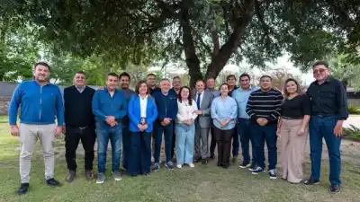 Quintela reunió a los 18 intendentes y les pidió dejar de lado un tema clave