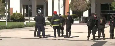 Dejó un papel en el baño del Centro Cívico y desató el caos: qué decía