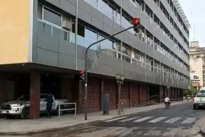 Le vendió 20 gramos de marihuana y terminó preso en una comisaría: quién pagó $240.000 para sacarlo