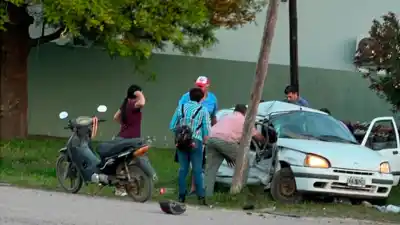 Salió a probar un auto, rozó a otro y el final en Bandera fue fatal: quién era el mecánico