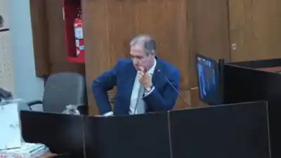 Cuadernos: Cabot y su fotógrafo dieron versiones opuestas sobre dónde se tomaron las imágenes