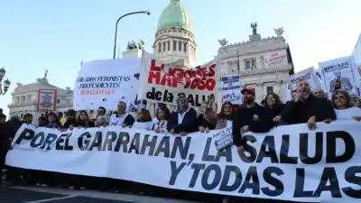 Cuatro meses sin medicación: el retroceso fatal de una nena que el Congreso vuelve a mirar de reojo