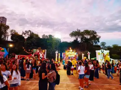 Posadas: la Expo Carrozas se lució en el Parque de la Cantera y ahora la Estudiantina define su gran final