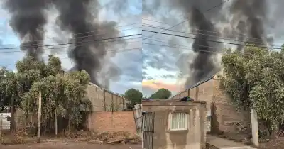 El fuego arrasó un galpón entero en Las Heras y el humo se vio desde toda Mendoza