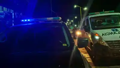 Una pelea callejera terminó con un joven al borde de la muerte: lo que encontraron en su cuello dejó helados a los médicos
