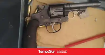 Buscaban una moto robada en una casa de Puerto Deseado y se toparon con un arsenal