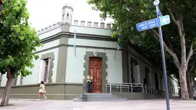 Cinco empleados públicos de Neuquén se quedaron sin trabajo: ahora les piden que devuelvan los sueldos