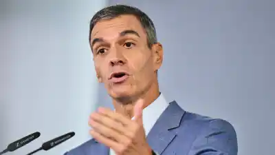 Milei lo llamó "dictador" en Madrid y Sánchez respondió con una canción de Lali