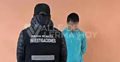 Lo echaron por un faltante, volvió de madrugada y fue directo a la caja