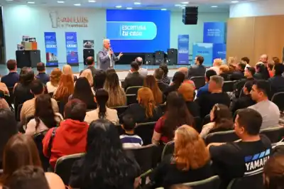 Esperó más de 30 años la escritura de su casa y lo que pasó en el acto la dejó sin palabras