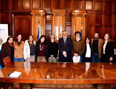 Monte Caseros mira hacia Uruguay: la reunión en Montevideo que abre una puerta educativa