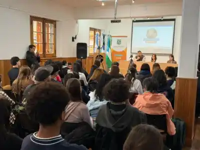 La pregunta que les hicieron a 28 pibes de Bariloche y que pocos pueden responder