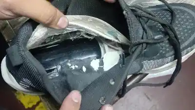 Llevaba un celular escondido en el zapato: lo que mostró el escáner lo dejó sin salida