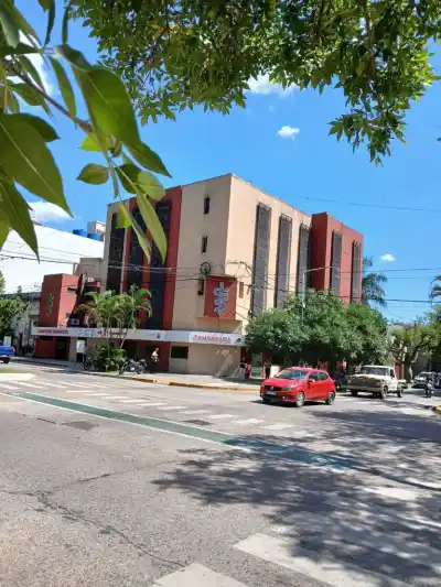 Allanaron el Sanatorio Sarmiento: lo que encontraron adentro complica al ginecólogo Kumiega