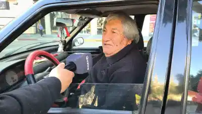 Taxistas de Río Cuarto, al límite: 12 horas de volante para juntar la diaria