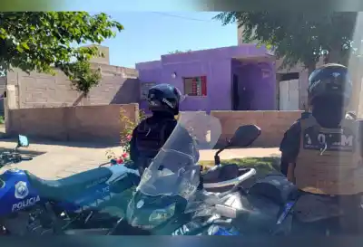 Buscaban una moto robada en Emilio Bestani y adentro apareció otra cosa
