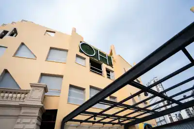 El shopping que no abre sumó una deuda de $840 millones y un robo de dólares