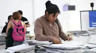 Salta: abren la biblioteca para que estudiantes se lleven libros gratis