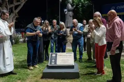 La esquina frente al Don Bosco volvió a tener vida: qué encontraron bajo el piso