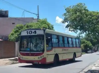 La línea 104 cambia de manos: qué pasará con los trabajadores