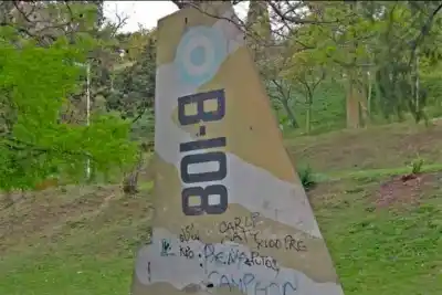 El ala del Canberra que estaba abandonada en el Parque Urquiza ya tiene nuevo destino