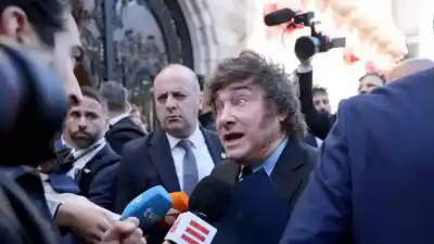 Le preguntó por un detalle de su viaje a España y Milei la destrozó en vivo