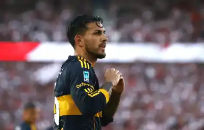 Un penal polémico en el último minuto del primer tiempo definió el Superclásico: lo que nadie vio en vivo