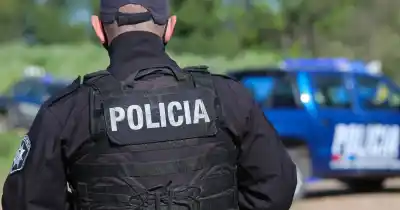 Un policía interceptó a dos menores y lo que hizo después dejó al descubierto una trama de encubrimiento