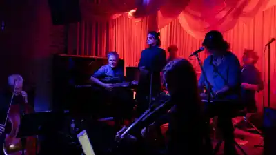 El Unplugged de Charly vuelve a sonar en Rosario: la historia detrás de la función que ya agotó entradas