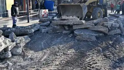 Media calzada y sin estacionar: el tramo de El Éxodo que se complica este jueves