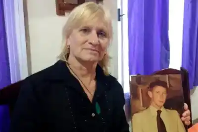 Retiraron placas del cementerio de Darwin y una hermana de un caído reveló el motivo real