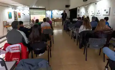 En Playa Unión los guardavidas se preparan para lo que aparece en la arena tras las sudestadas