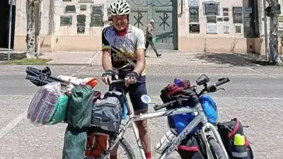 Pedaleó 25 km con una sola pierna, pero el sueño de unir Entre Ríos se le cortó en Mansilla