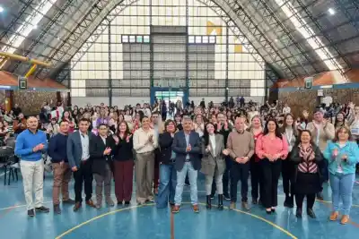Neuquén: 500 docentes se capacitaron en IA y robótica, pero lo que se llevaron las escuelas fue otra cosa