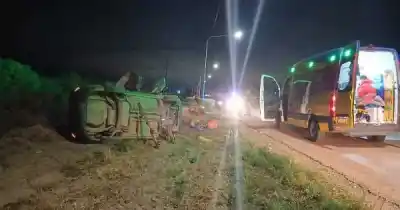 Un vuelco en la madrugada dejó a tres mujeres atrapadas: el dato que cambió todo