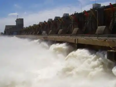 Yacyretá encendió otra vez la alarma en Ituzaingó: el número que mira el río