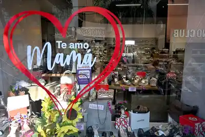 Quinto año seguido que los regalos del Día de la Madre no despegan: el dato que la CAME no puede torcer