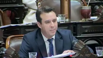 Compraron 120.000 hectáreas en La Paz y hasta una escuela quedó dentro del cerco: el caso que Monguillot llevó al Congreso