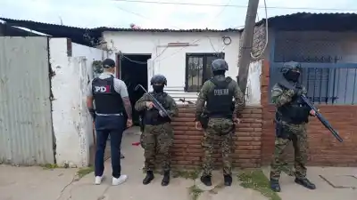 Cadenas y cortopunzantes: cómo habrían atacado a una mujer en pleno conflicto familiar