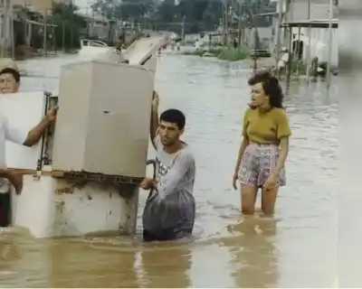 Con el agua al cuello en el Chaco: ya hay familias que se van y una cascabel apareció en la zona