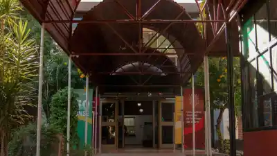 El beneficio que la UNSE extendió a las familias: estudiar en España sin moverse de Santiago