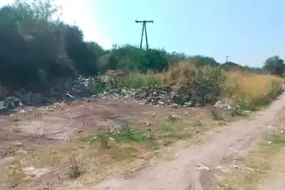 Cerraron un basural en Pueblo Brugo: lo que encontraron en las cavas complica al municipio