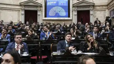 Se quedó sin ley el alivio para deudores: el dato que no fijaron y que lo deja en el aire