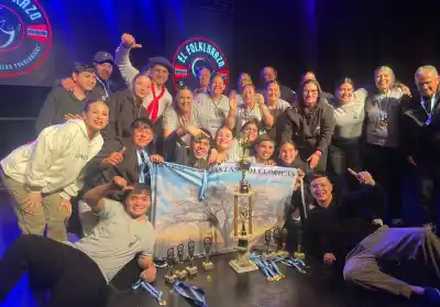Santa Rosa celebró a lo grande: el grupo Tierramia se subió a lo más alto del Folklorazo 2026