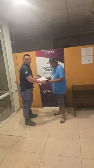 Atrapó al ladrón que le robó el celular a su hija y lo que encontró lo dejó helado