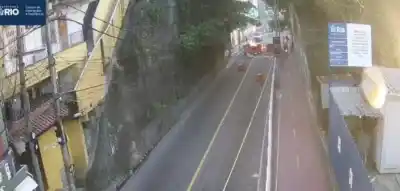 Turistas extranjeros quedaron atrapados en la cima de un cerro mientras se desataba un tiroteo policial