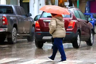 Diez provincias bajo alerta naranja y el AMBA espera lo peor para la noche